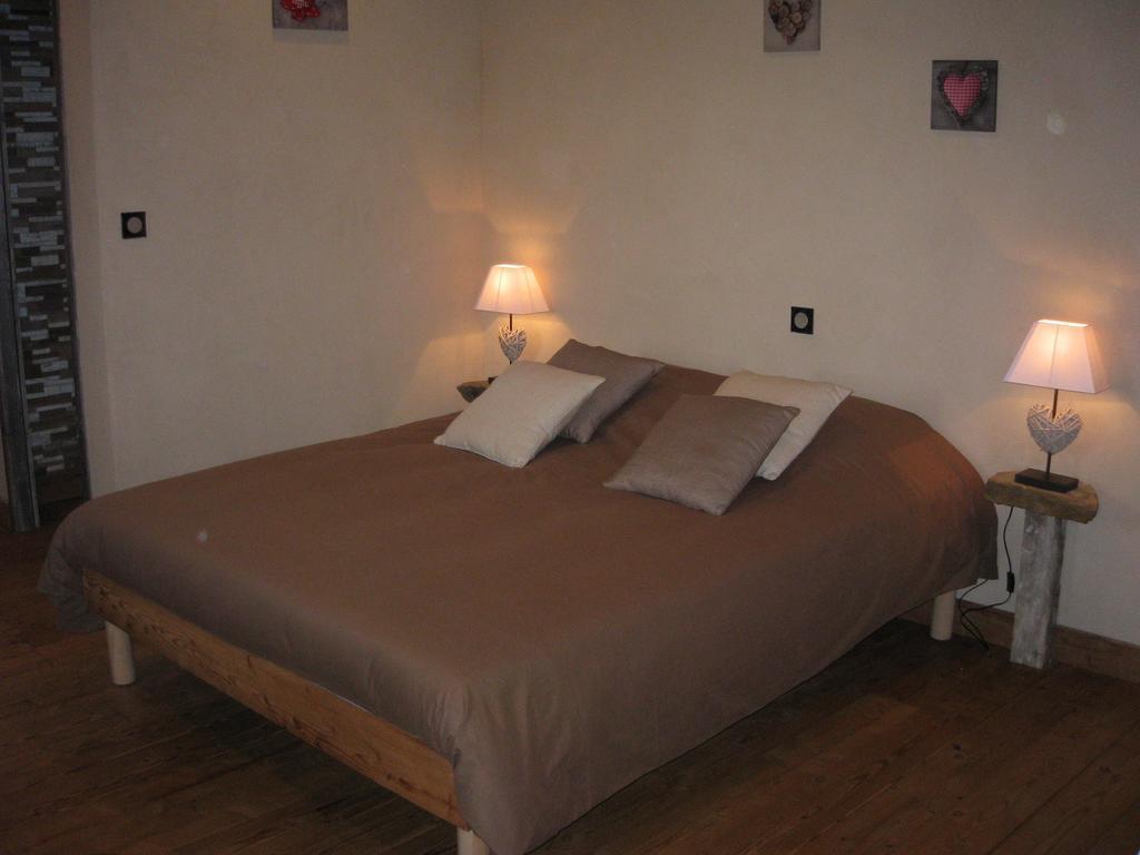 Chambres D'Hotes Le St Maurice Truinas Quarto foto